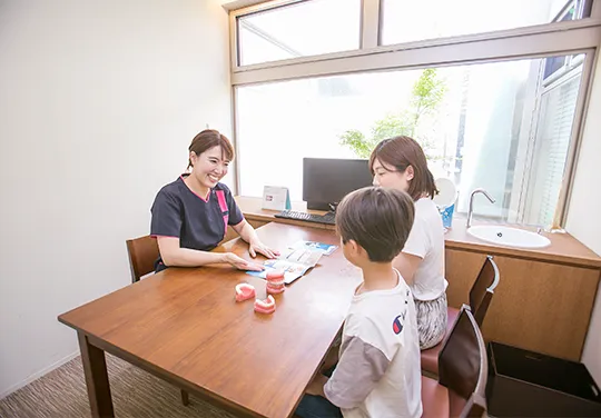 泉佐野市の小北歯科医院の診療風景